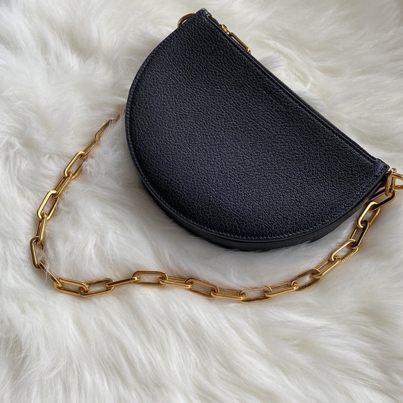 Burberry half moon shoulder bag - Picture 4 of 10